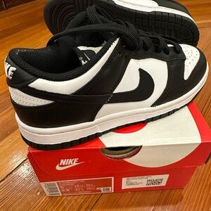 Nike Dunk Low Retro White Black Panda (2021) Sneakers
W 5/M 3.5